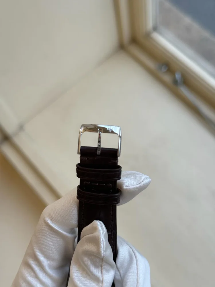 Girard Perregaux Traveller CLASSIС TRAVELLER II GMT Salmon Dial